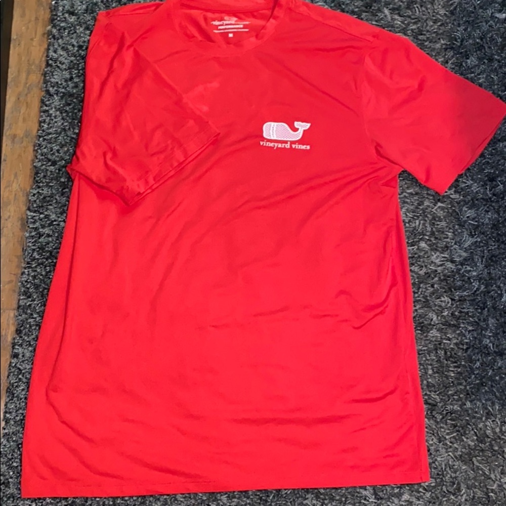 Men’s vineyard vines performance shirt